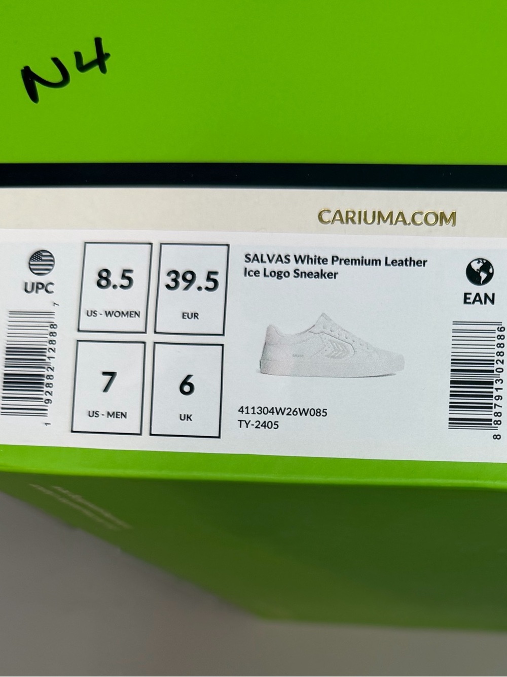 Cariuma Salvas White Ice Logo Leather Sneaker - ladies 8.5 white